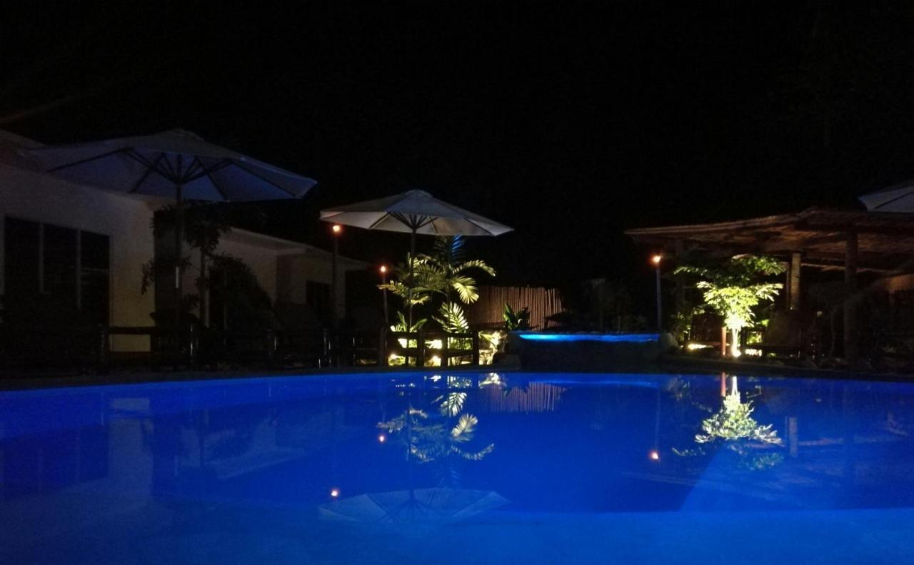 Oceanlife Explorers Resort Сікіхор Екстер'єр фото